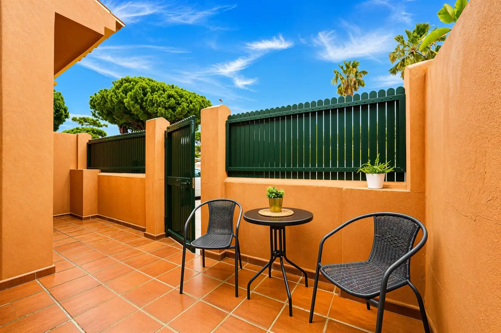 Terrassa de Casa adosada en venda en Chiclana de la Frontera amb Jardí privat, Terrassa i Piscina comunitària