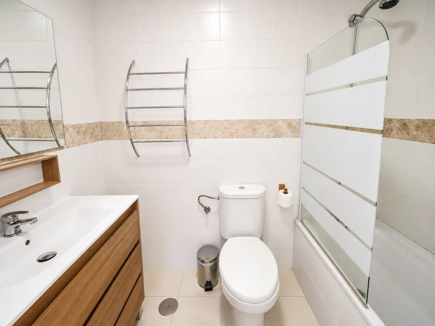 Bathroom of Attic for sale in Manilva  with Air Conditioner, Terrace and Swimming Pool