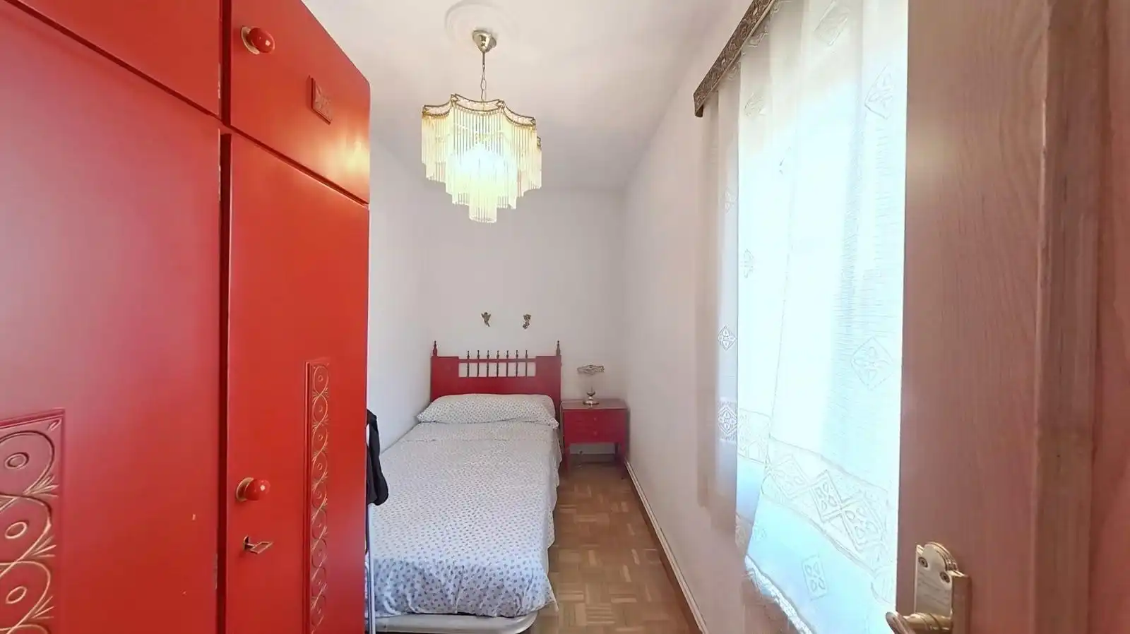 Habitación de Apartamento en venta en Madrid con Calefacción y Trastero