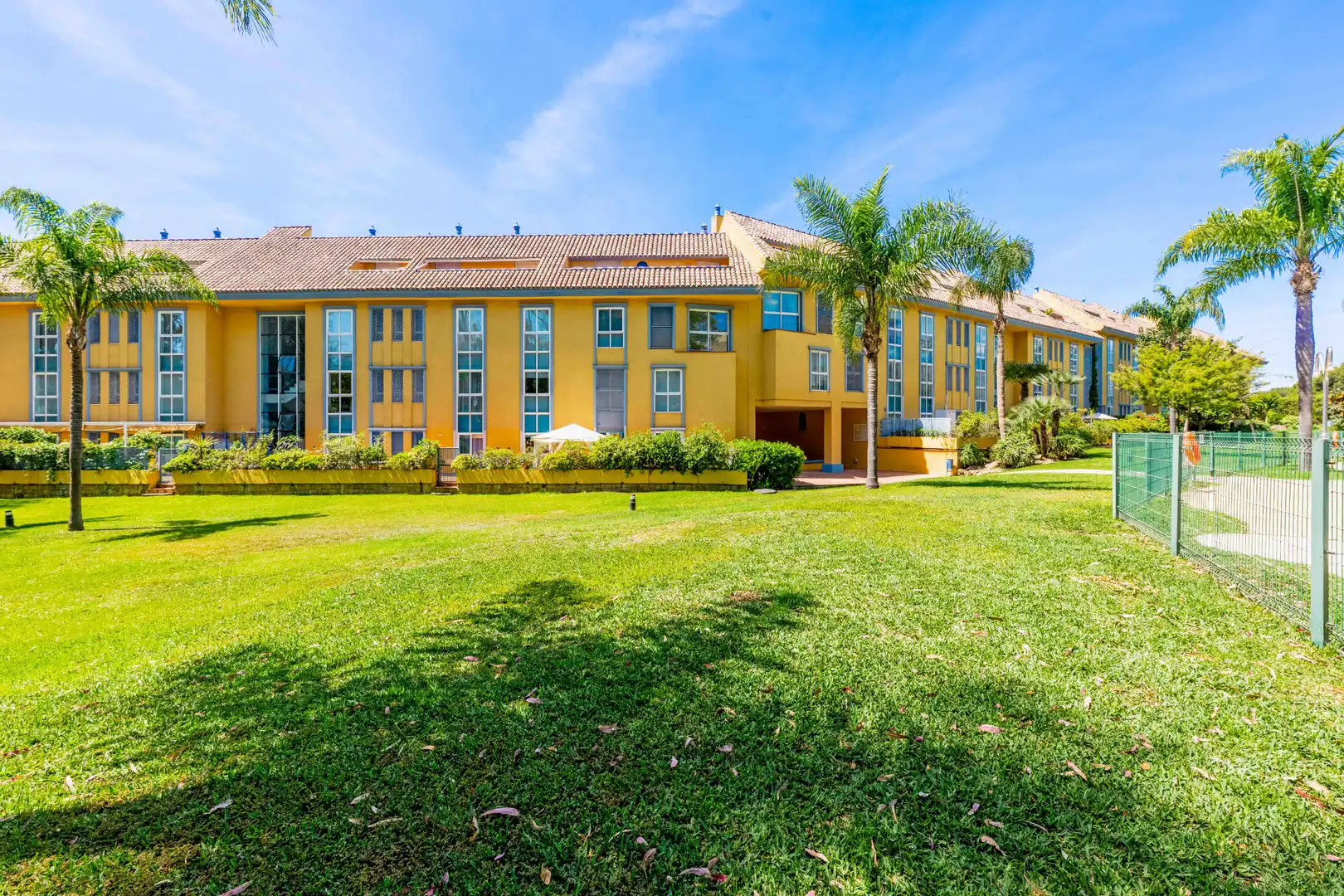 Exterior view of Ground floor for sale in Marbella  with Air Conditioner, Heating and Terrace