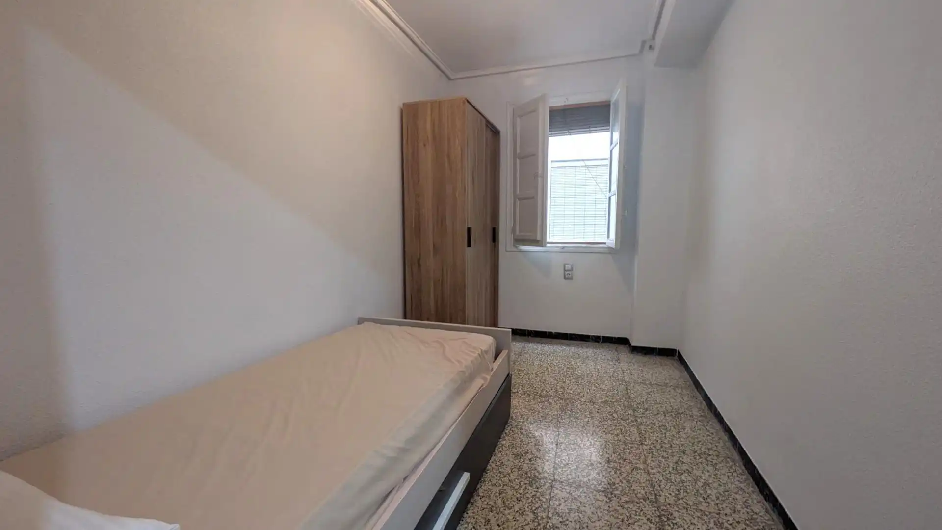 Bedroom of Flat for rent in Elche / Elx  with Air Conditioner, Furnished and Balcony