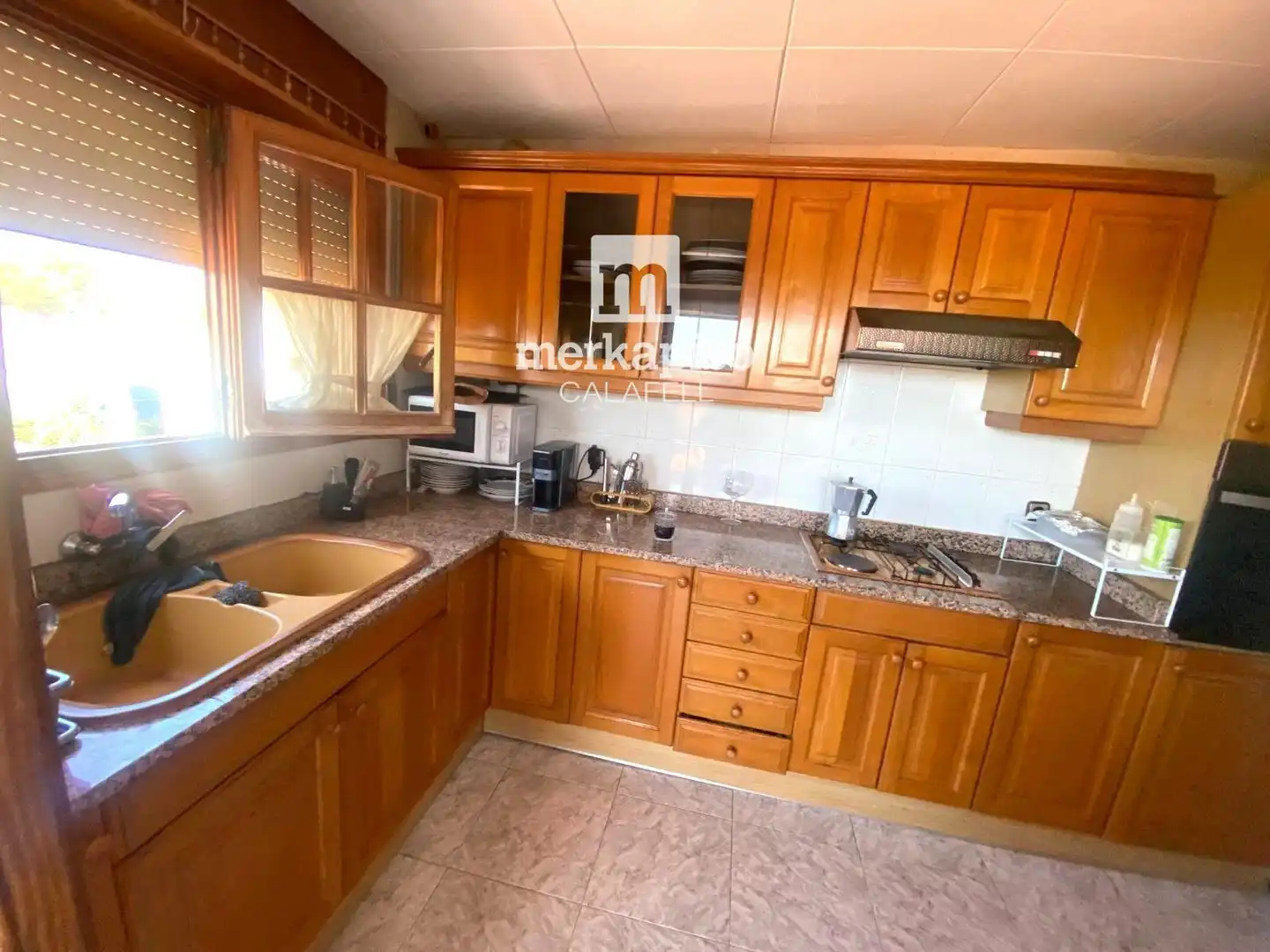 Cuina de Casa o xalet en venda en Cunit amb Jardí privat, Terrassa i Traster