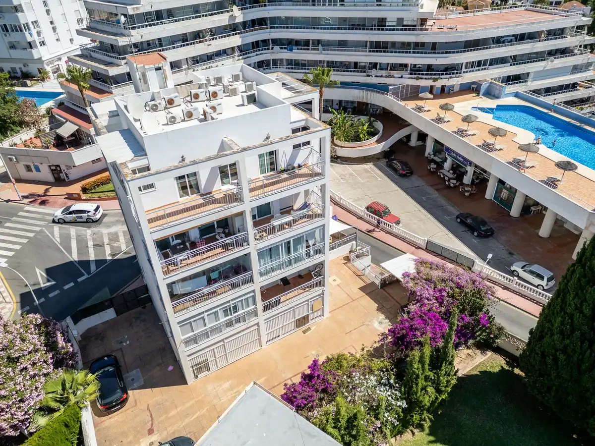Außenansicht von Wohnung zum Verkauf in Benalmádena mit Klimaanlage und Gemeinschaftspool