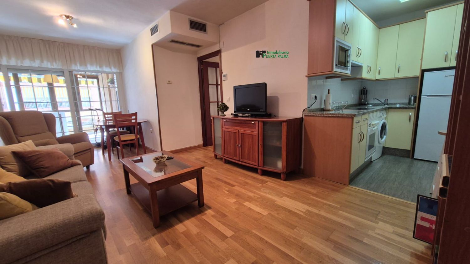 Exterior view of Apartment for sale in Badajoz Capital  with Air Conditioner, Terrace and Furnished