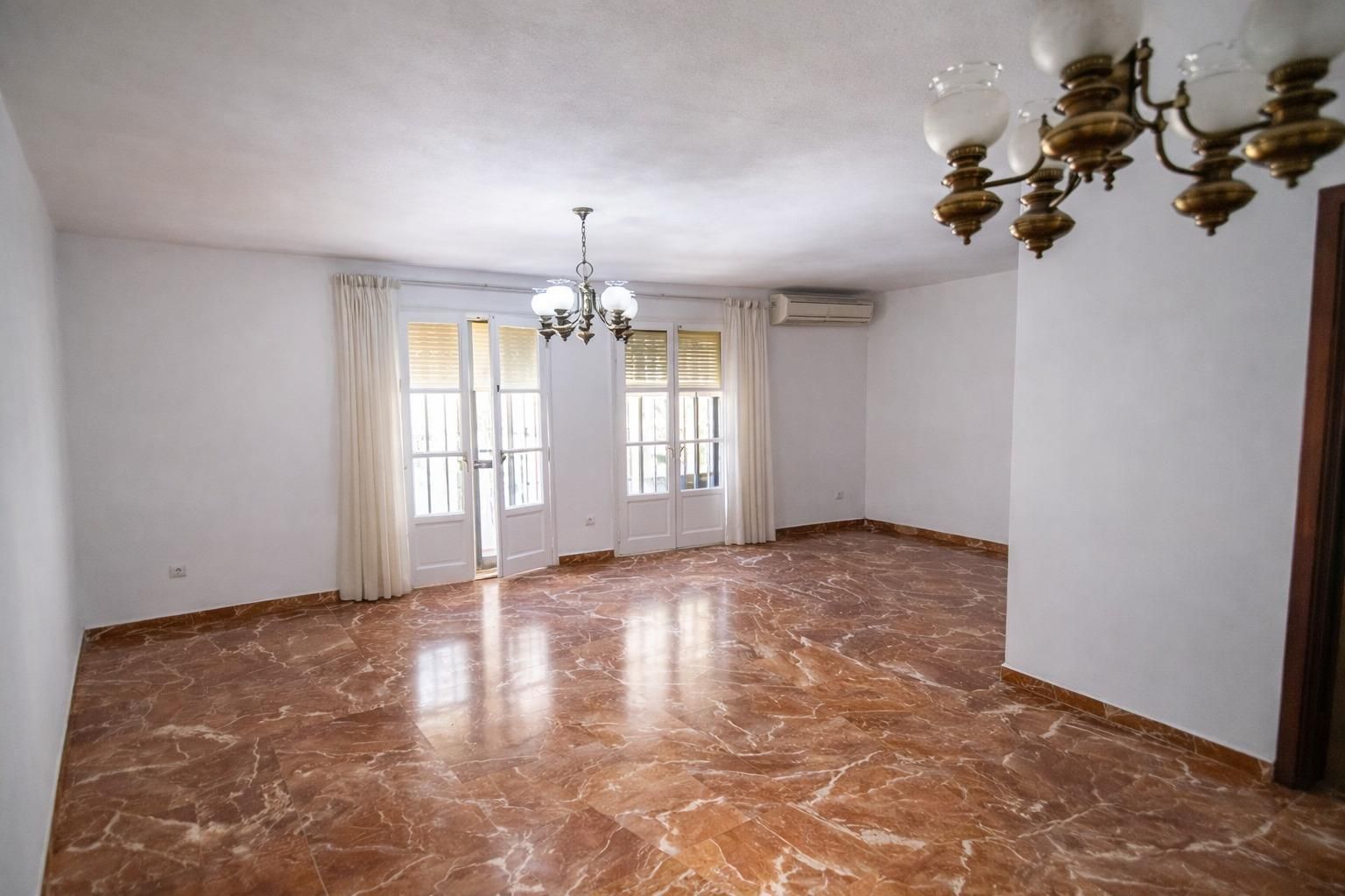 Sala d'estar de Pis en venda en  Sevilla Capital amb Aire condicionat i Balcó