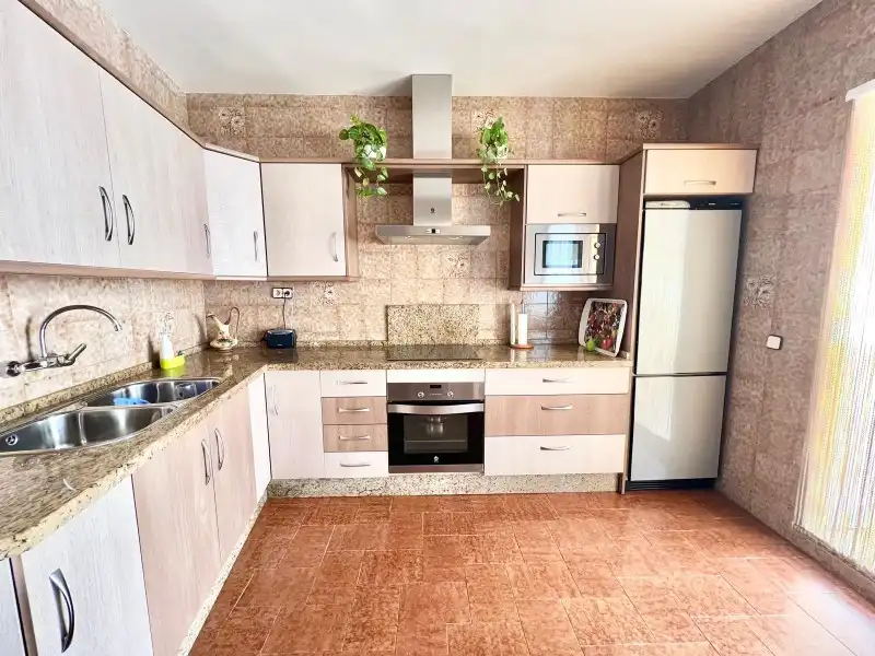 Cuina de Casa o xalet en venda en Málaga amb Aire condicionat, Terrassa i Moblat