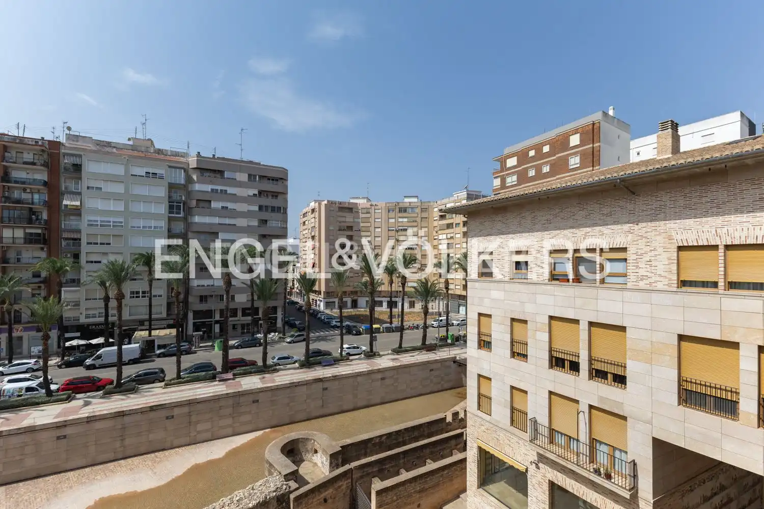 Vista exterior de Dúplex de alquiler en Alzira con Aire acondicionado, Calefacción y Terraza