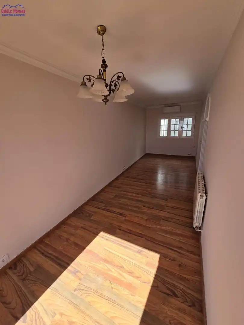 Sala d'estar de Pis en venda en Cádiz amb Aire condicionat i Terrassa
