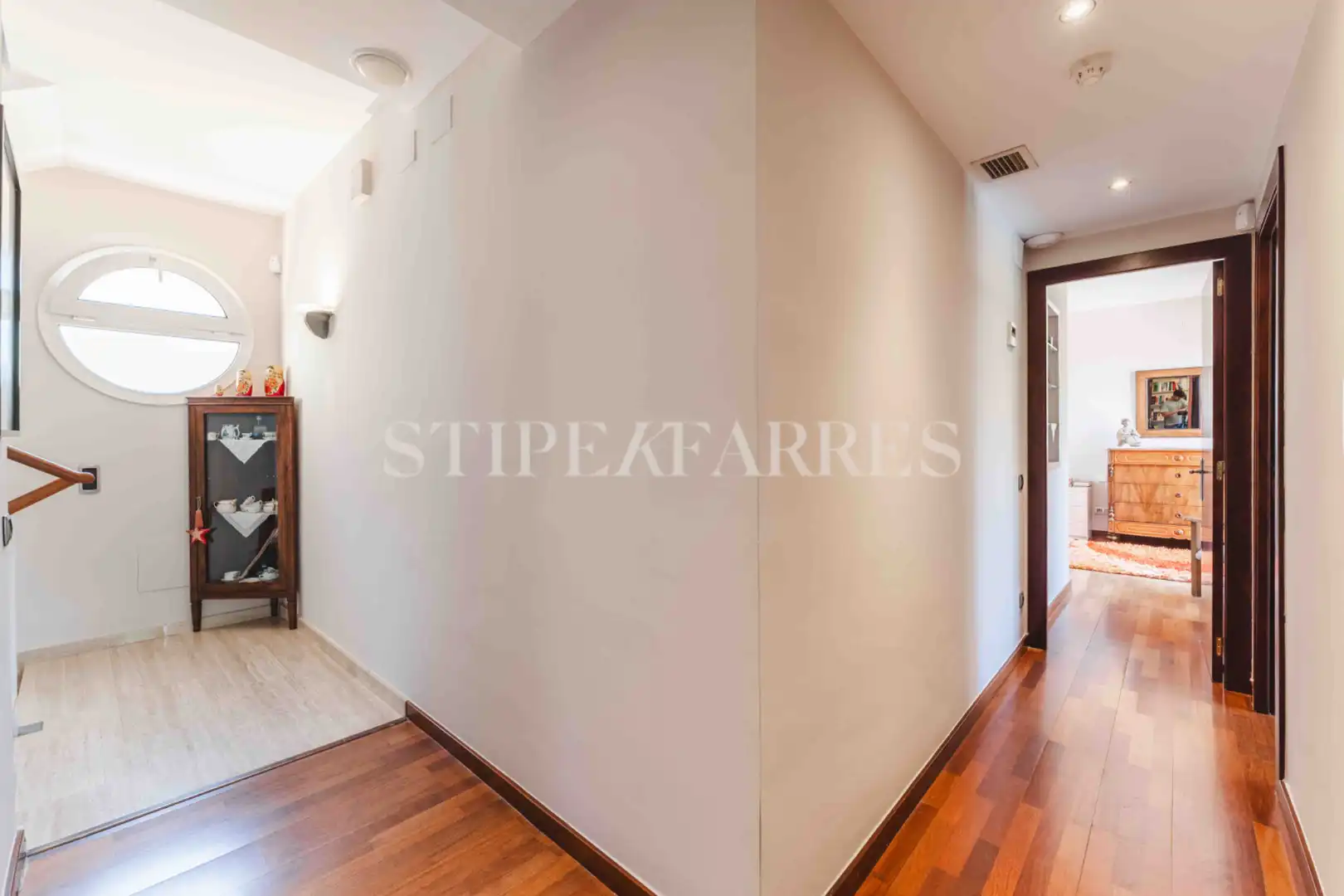 Haus oder Chalet zum Verkauf in Barcelona mit Klimaanlage, Heizung und Privatgarten