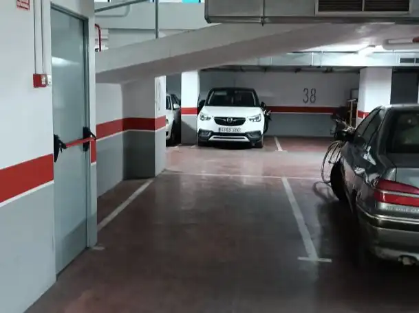 Aparcament de Pis en venda en Málaga Capital amb Aire condicionat, Terrassa i Piscina