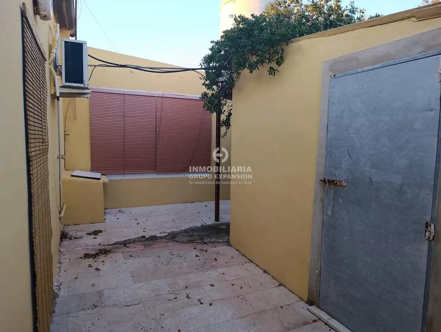 Vista exterior de Casa o chalet en venta en Novelda con Piscina