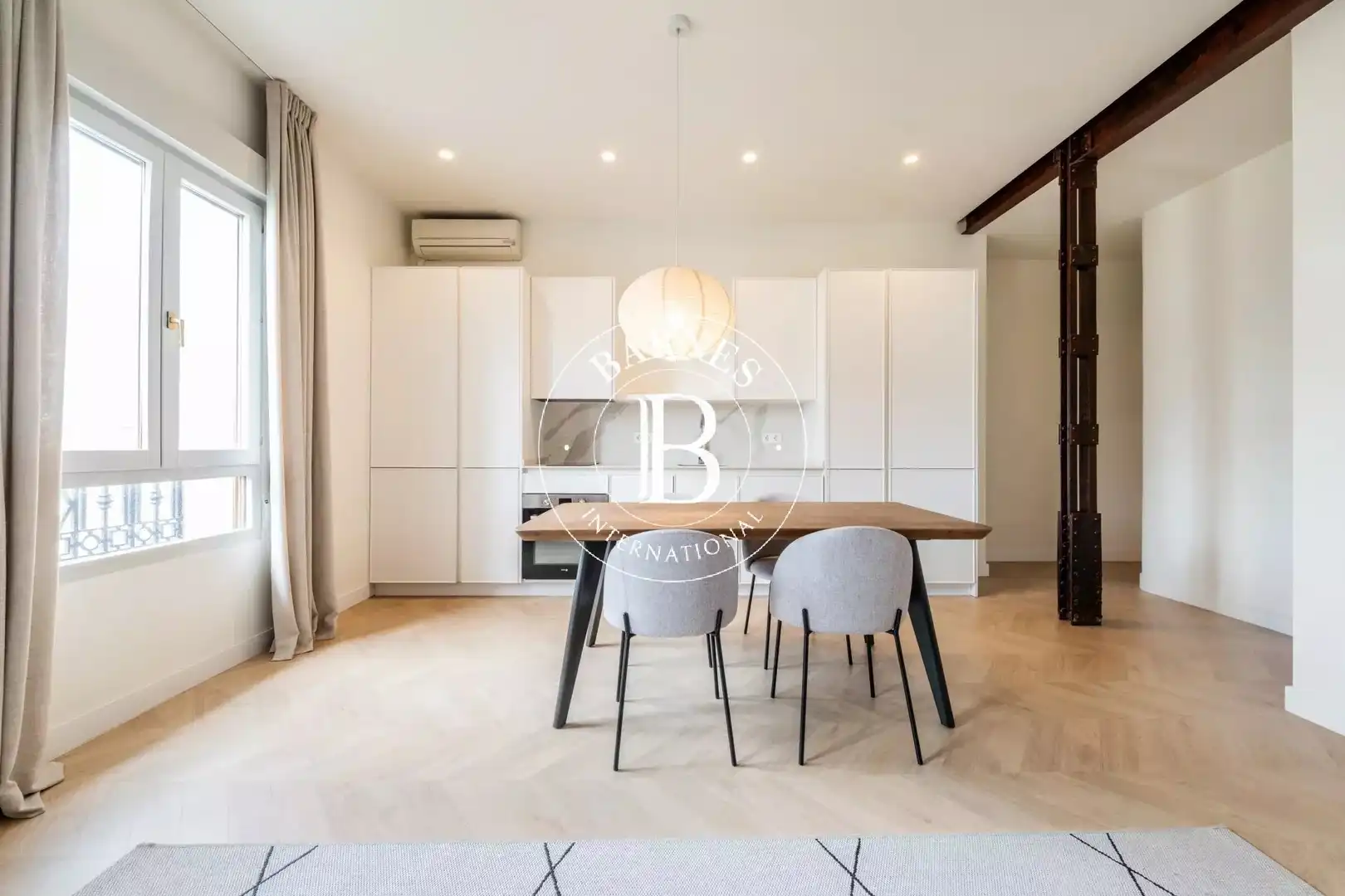 Living room of Flat for rent in Madrid  with Air Conditioner, Heating and Furnished