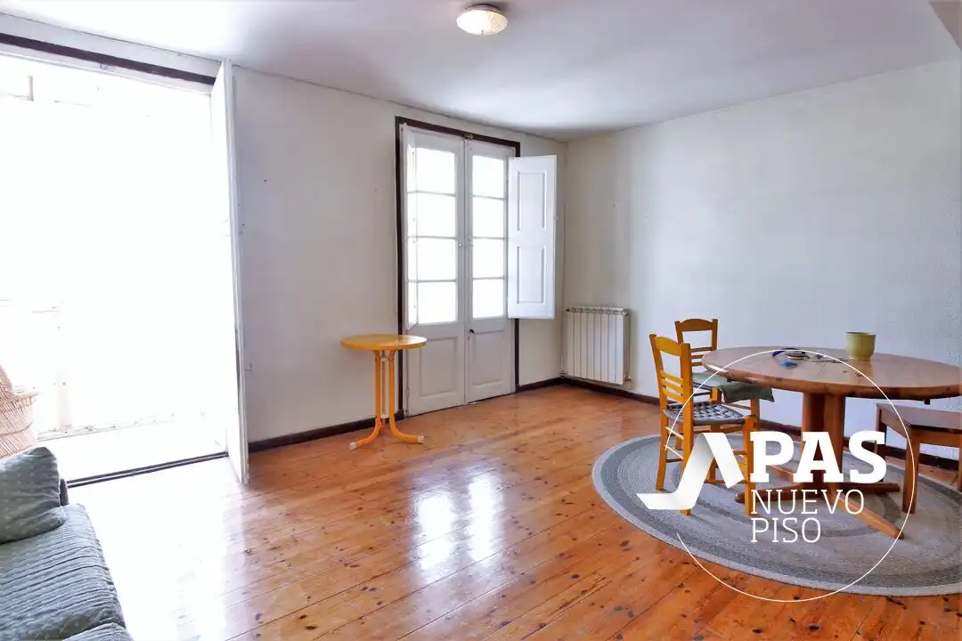 Wohnzimmer von Wohnung zum Verkauf in Santander mit Heizung und Balkon