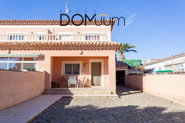 Casa adosada en Venta en Calle de Valls en Centre