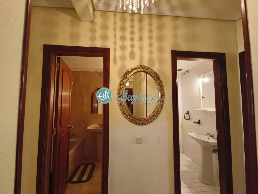 Badezimmer von Wohnung zum Verkauf in Segovia mit Heizung, Parkett und Terrasse