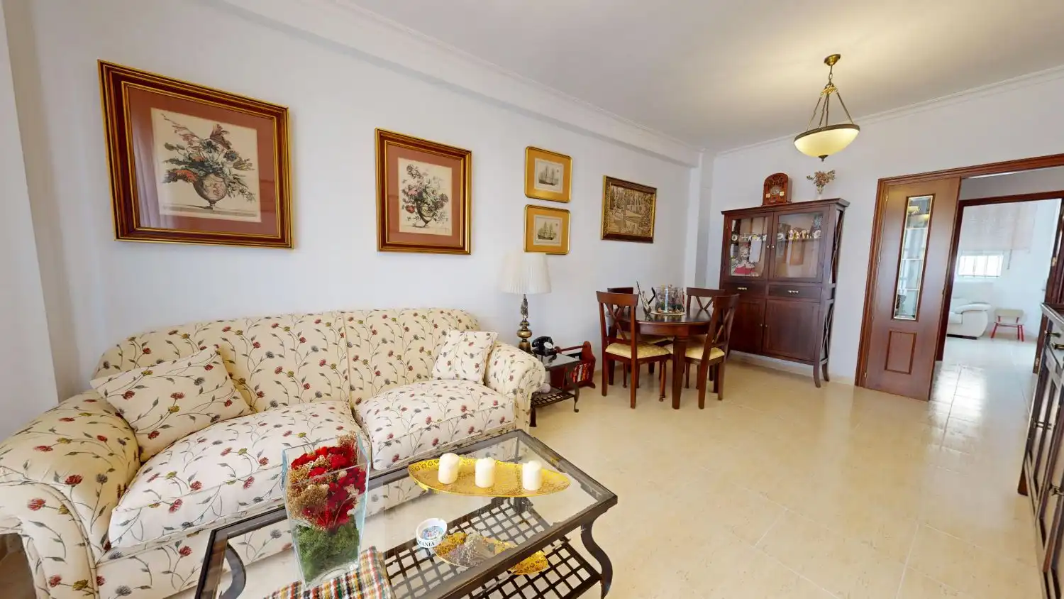 Sala d'estar de Casa o xalet en venda en Alcalá de Guadaira amb Aire condicionat i Terrassa