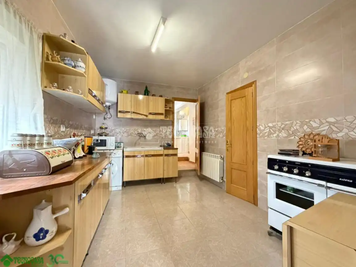 Cocina de Casa adosada en venta en Santa Cruz de la Zarza con Calefacción, Terraza y Amueblado