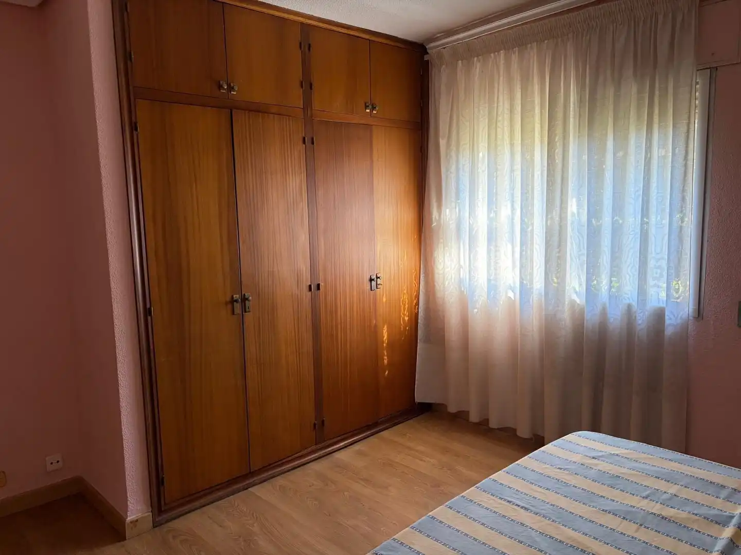 Dormitori de Casa o xalet en venda en Benidorm amb Aire condicionat, Calefacció i Jardí privat