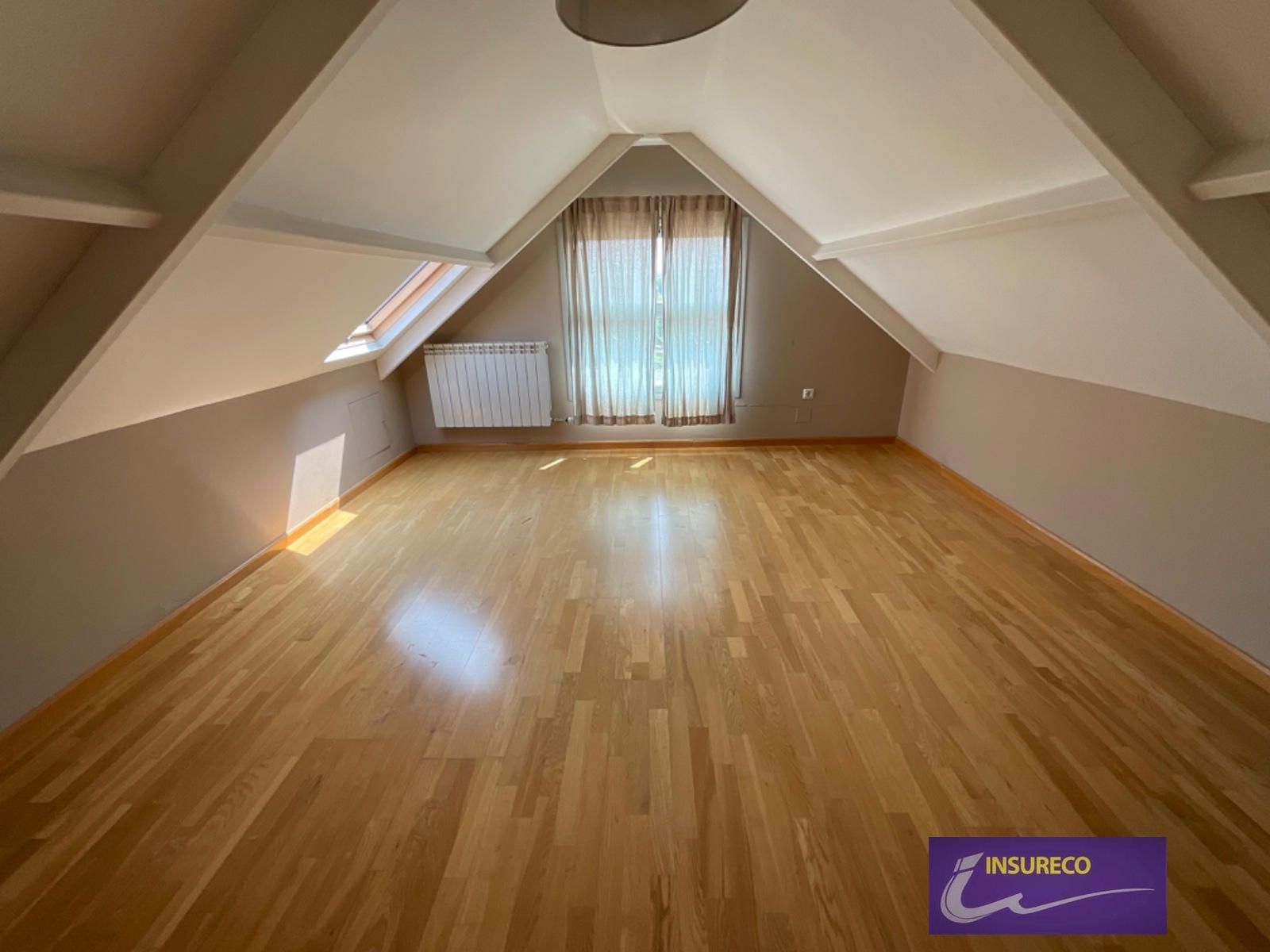 Dormitori de Casa adosada en venda en Astorga amb Calefacció, Terrassa i Traster