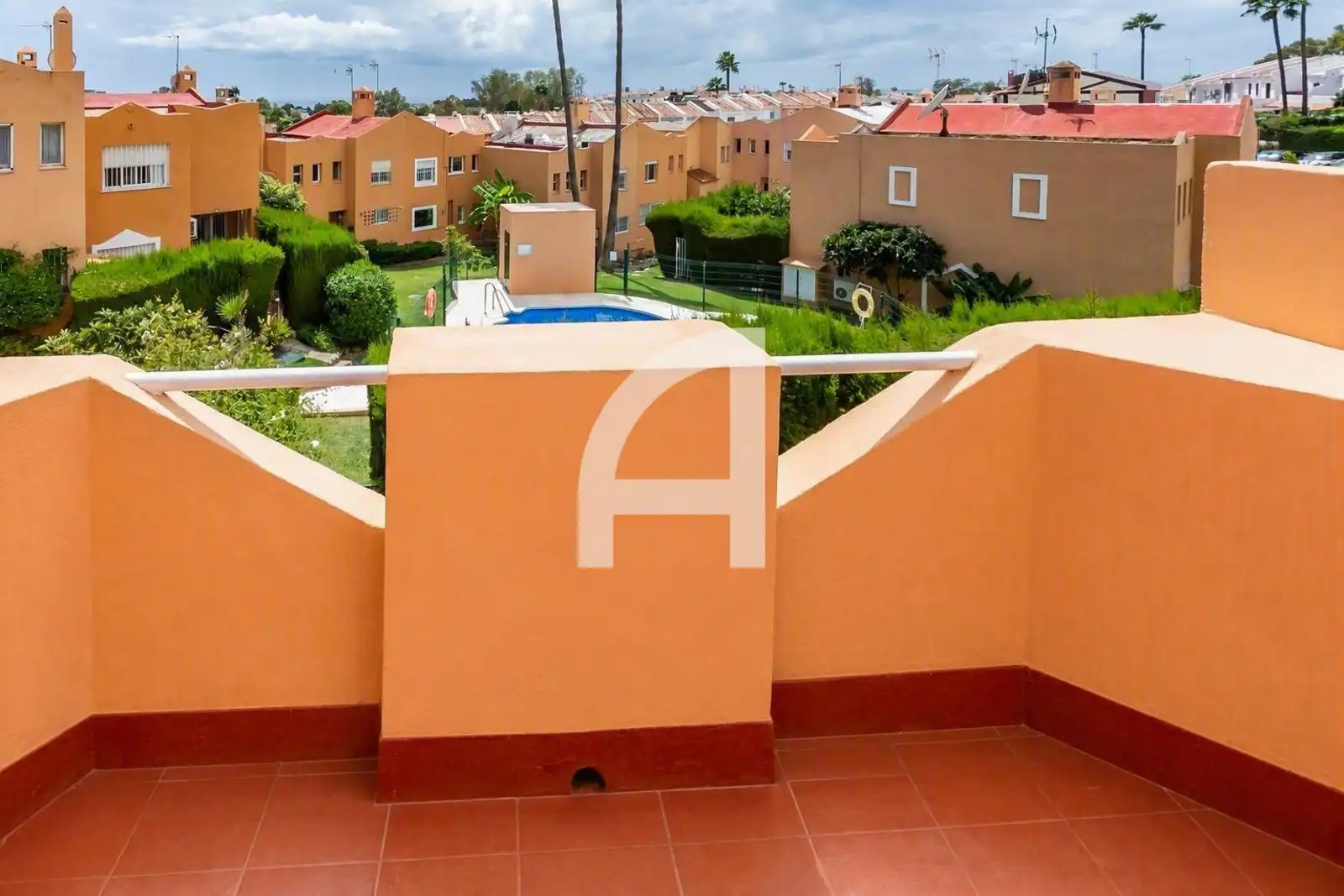 Jardín de Casa adosada en venta en Estepona con Calefacción, Terraza y Piscina