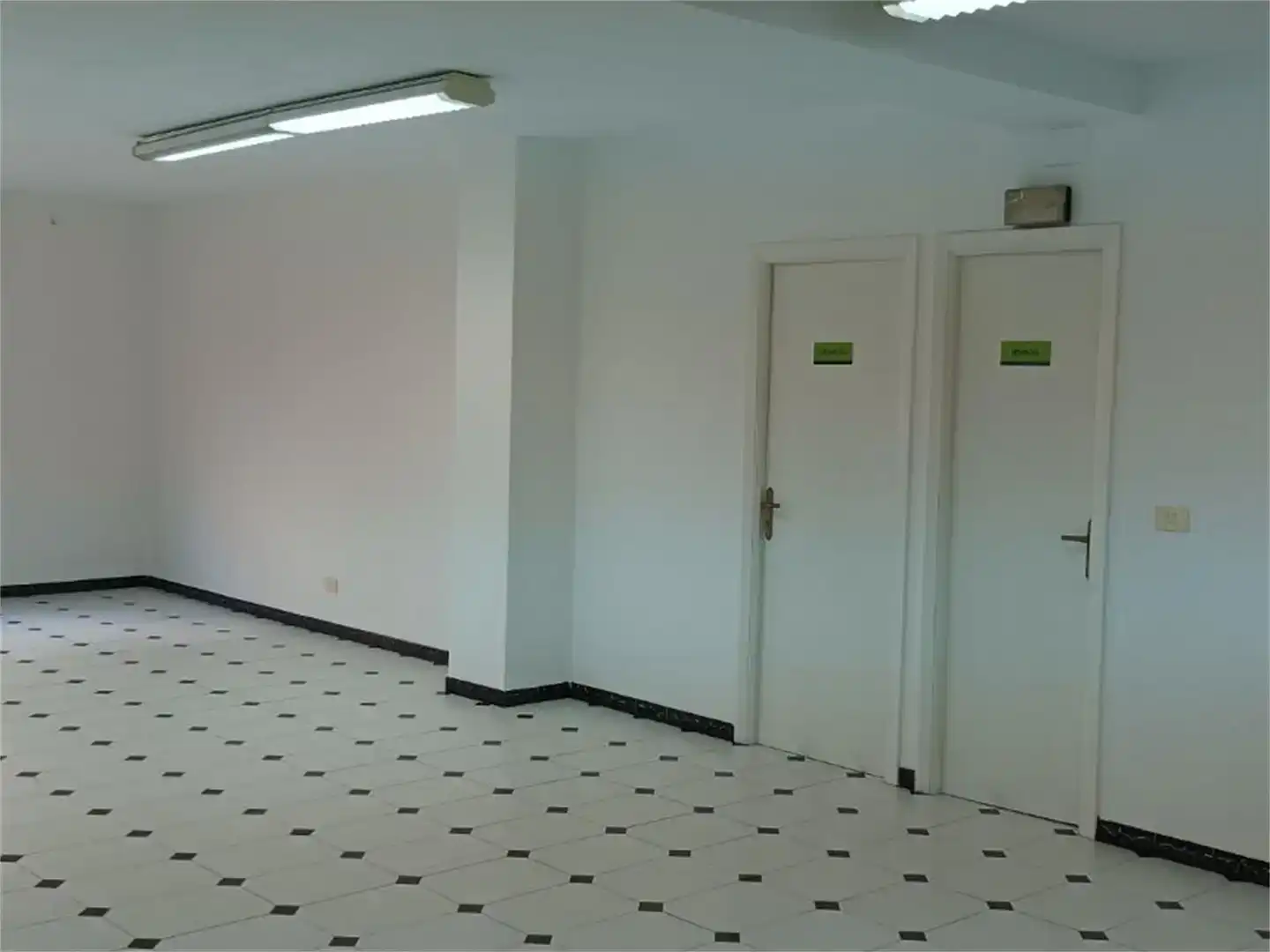 Commercial properties for sale in Noia