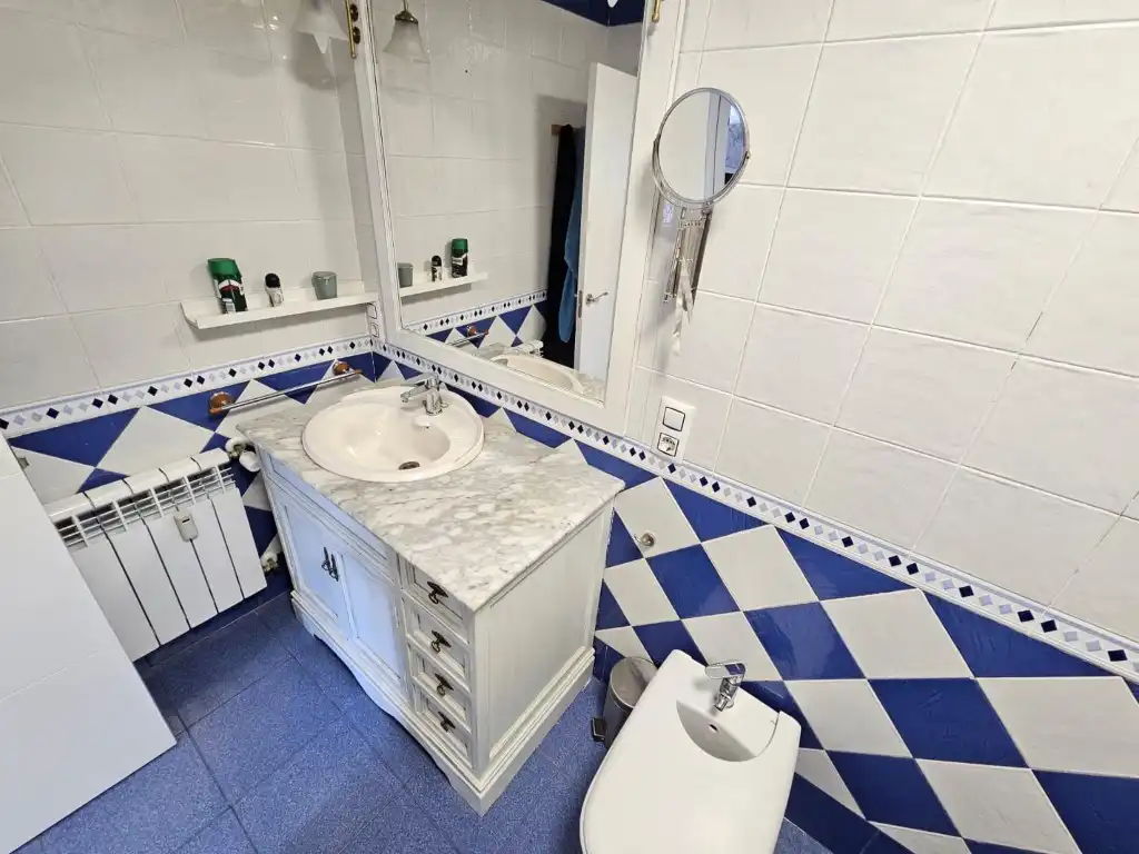 Bany de Pis en venda en Castrillón