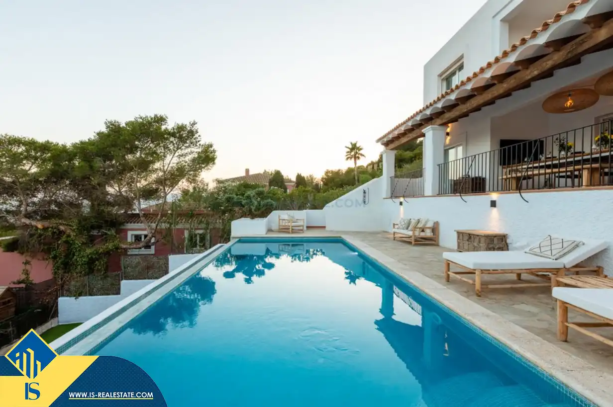 Piscina de Casa o xalet en venda en Santa Eulària des Riu amb Aire condicionat, Calefacció i Jardí privat