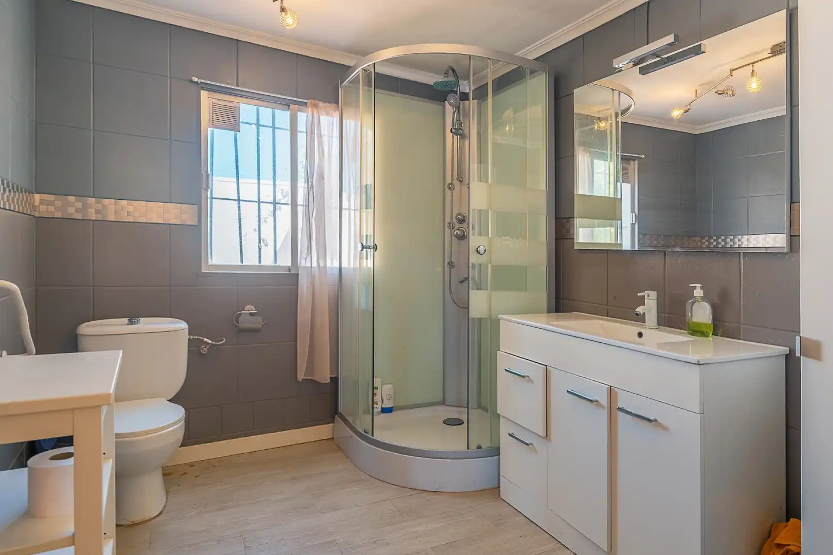 Badezimmer von Haus oder Chalet zum Verkauf in Alicante / Alacant mit Schwimmbad