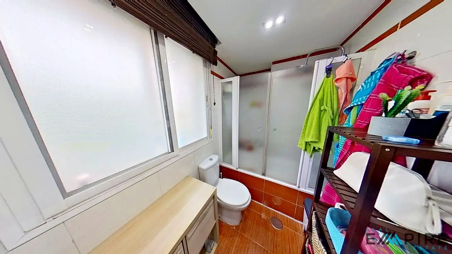 Baño de Dúplex en venta en Parla con Aire acondicionado, Calefacción y Terraza