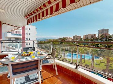 Apartament amb piscina de lloguer a Calle Gran Vía 9