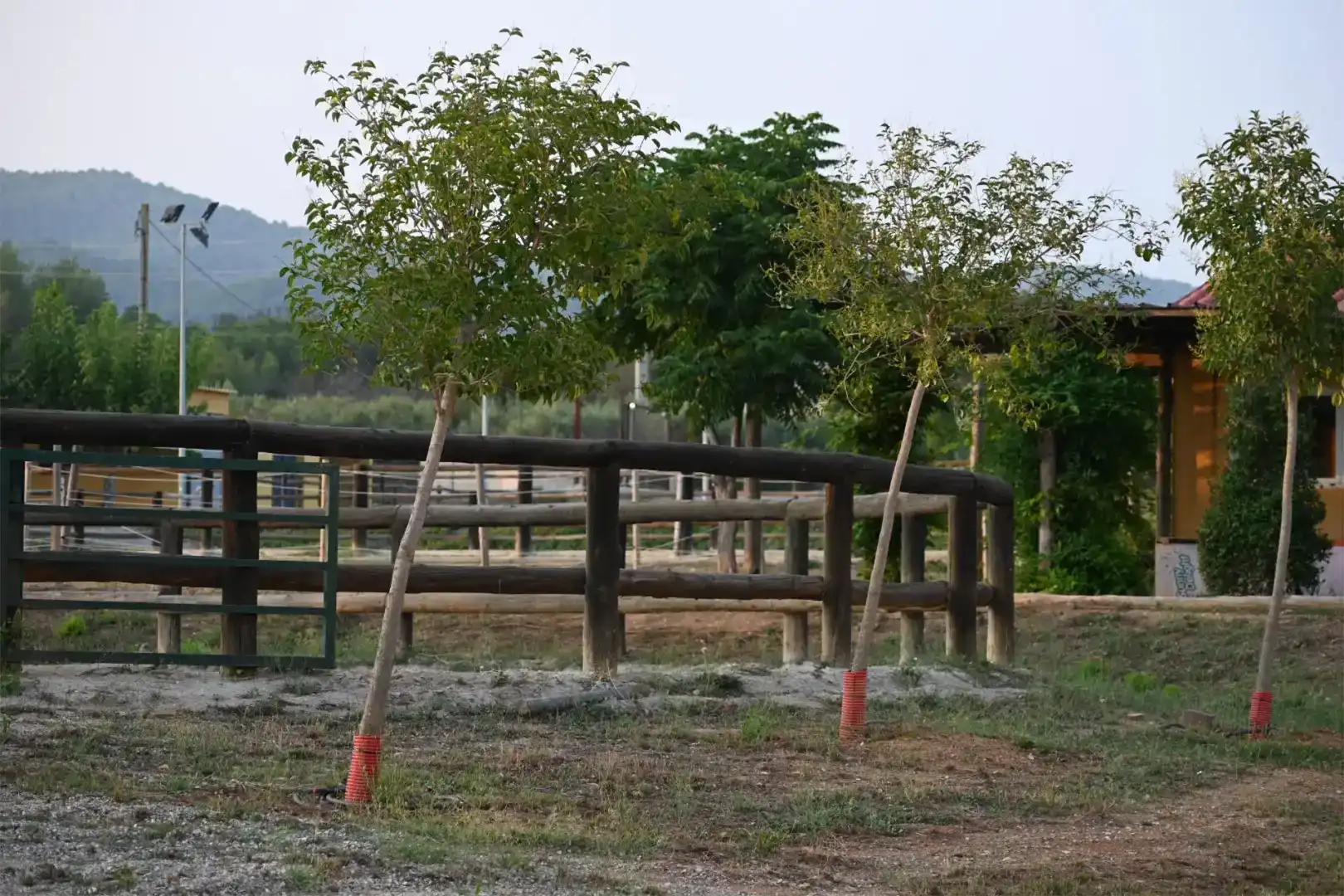 Vista exterior de Finca rústica en venda en Piera amb Aire condicionat i Piscina