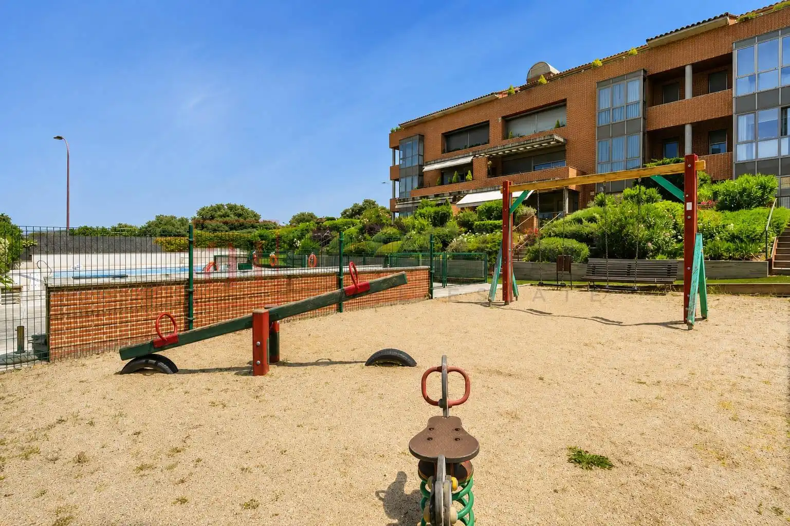 Jardín de Planta baja en venta en Madrid con Aire acondicionado, Calefacción y Jardín privado