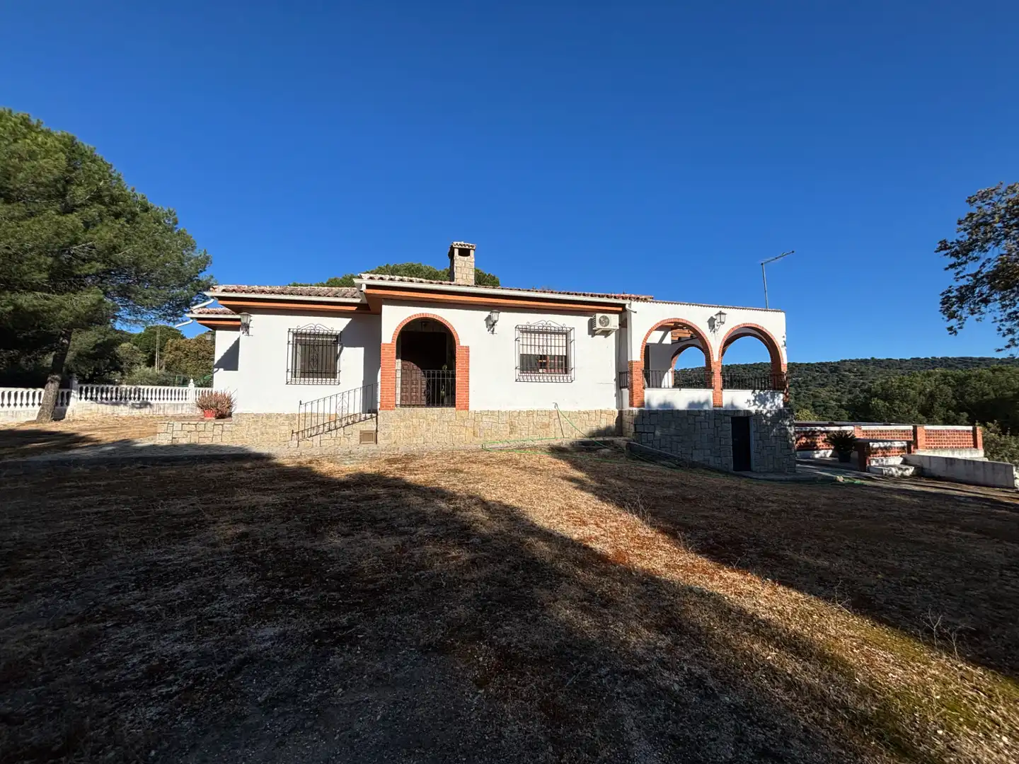Vista exterior de Finca rústica en venta en Andújar con Aire acondicionado, Terraza y Piscina