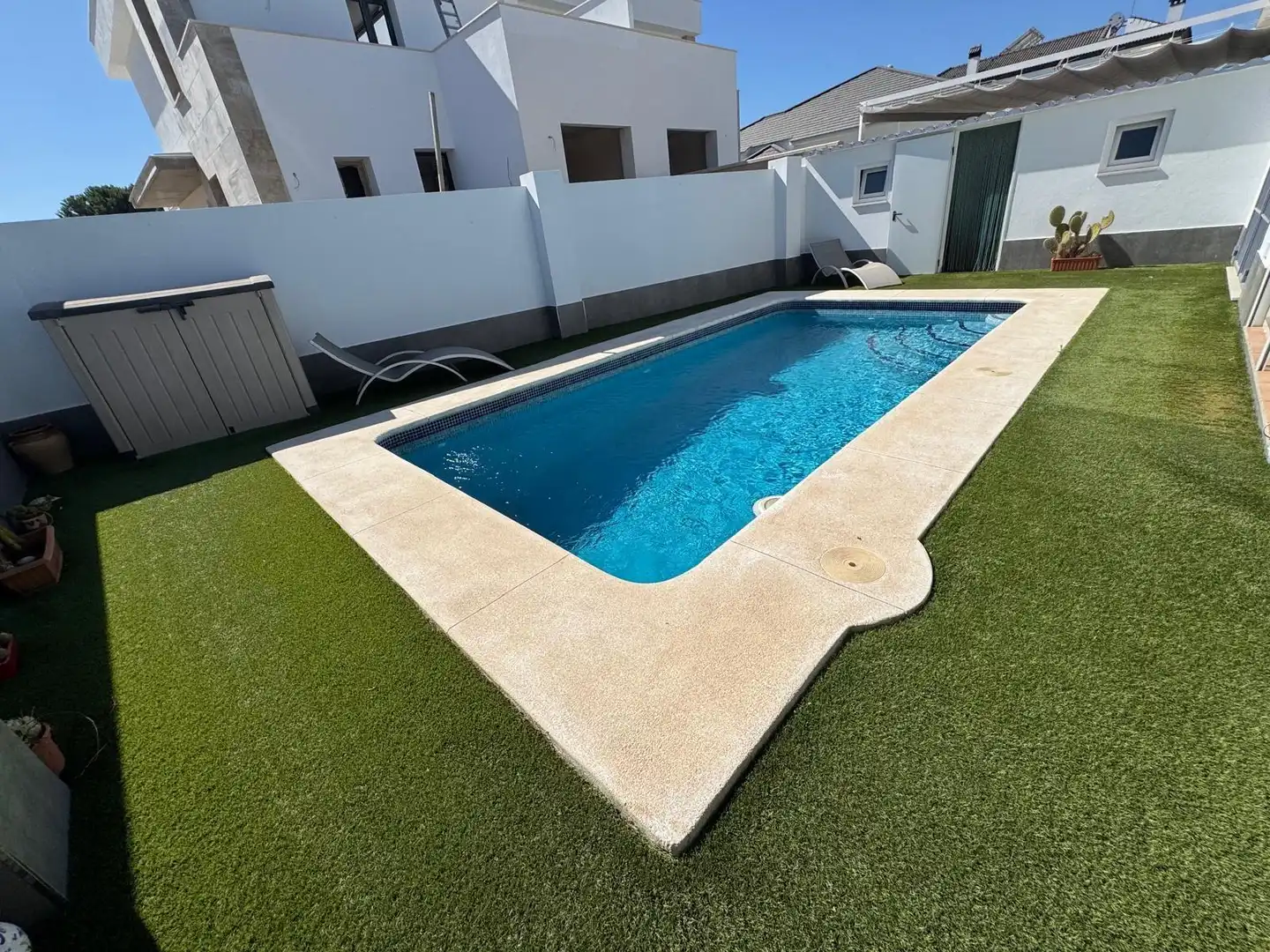 Piscina de Casa adosada en venda en Punta Umbría, Huelva