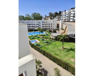 Vista exterior de Dúplex en venda en Mijas amb Aire condicionat, Terrassa i Piscina