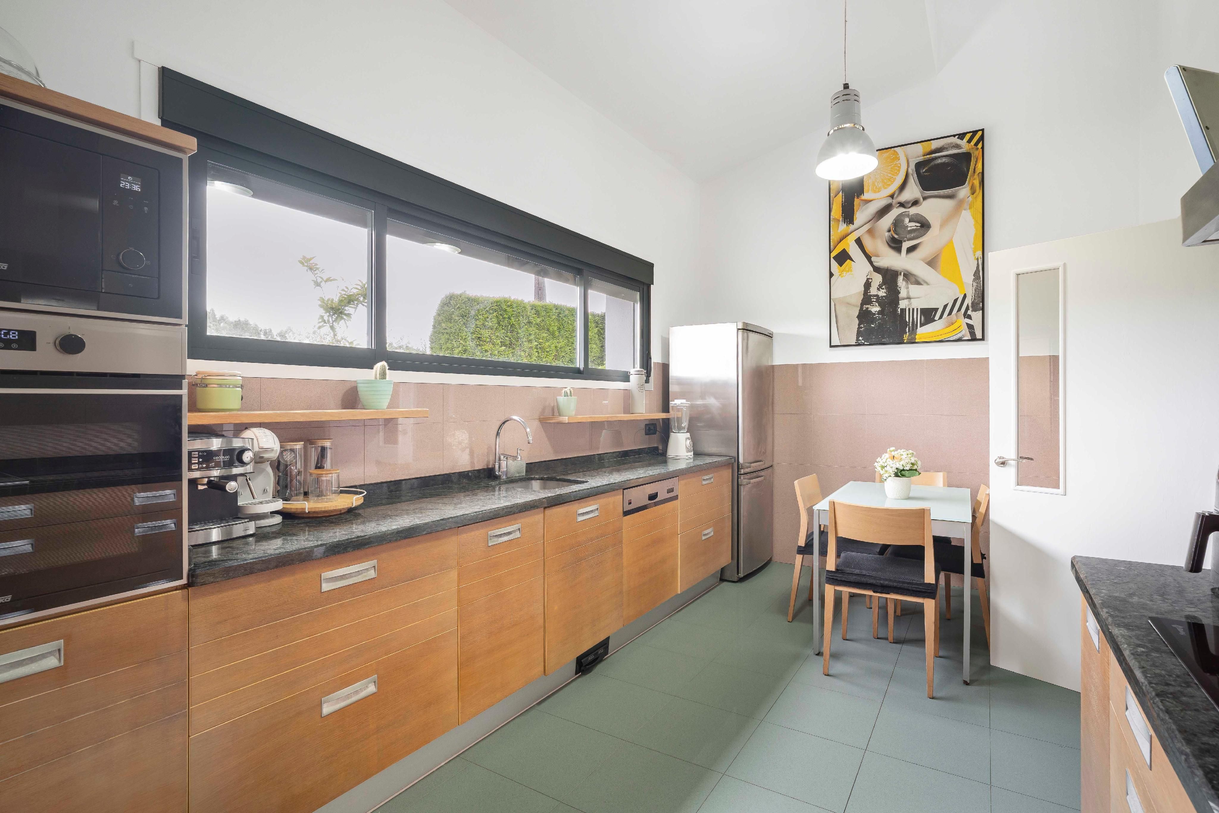 Cocina de Casa o chalet en venta en Bergondo con Calefacción, Jardín privado y Amueblado