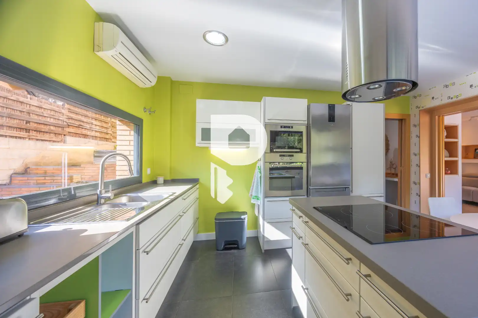 Cocina de Casa o chalet en venta en Vallirana con Aire acondicionado, Calefacción y Jardín privado