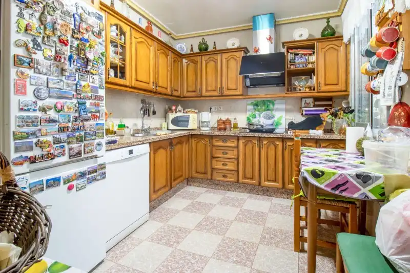 Kitchen of Houses for sale in Úbeda  with Air Conditioner, Terrace and Storage room