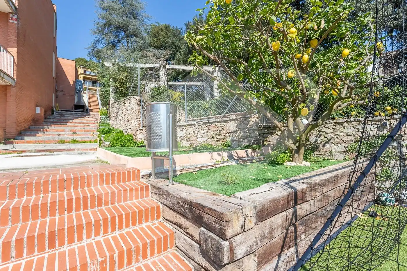 Jardí de Casa o xalet en venda en Castellar del Vallès amb Aire condicionat, Calefacció i Terrassa