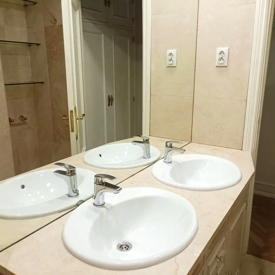Bathroom of Flat for rent in Madrid  with Air Conditioner, Heating and Parquet flooring