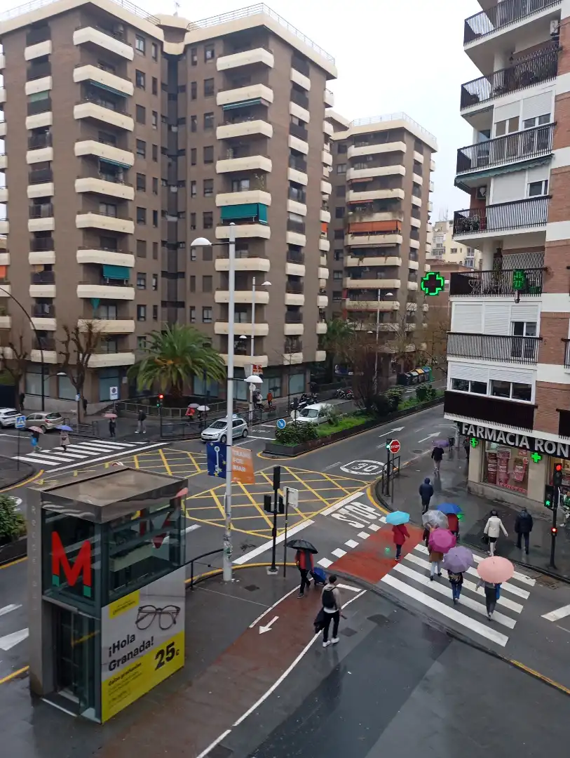 Außenansicht von Wohnung zur Miete in Granada mit Klimaanlage, Heizung und Möbliert
