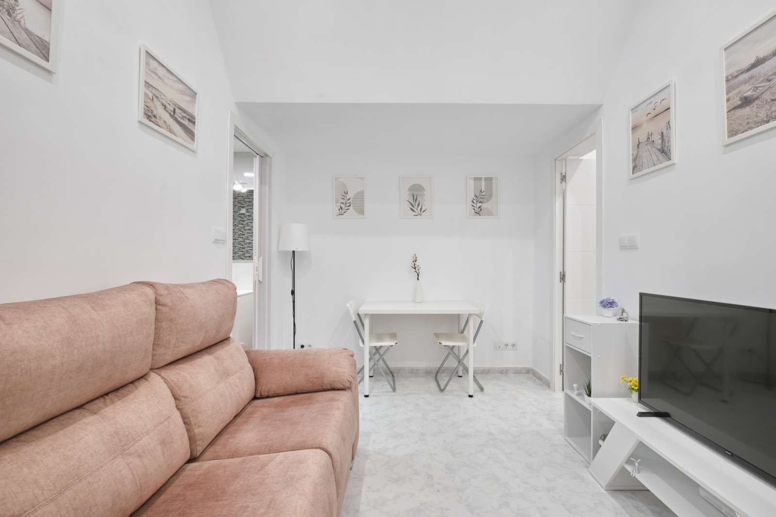 Bedroom of Apartment to share in  Madrid Capital  with Air Conditioner, Heating and Terrace