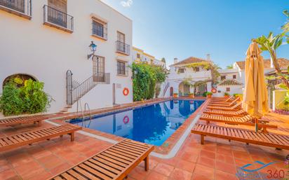 Swimming pool of Single-family semi-detached for sale in Marbella  with Air Conditioner, Heating and Oven