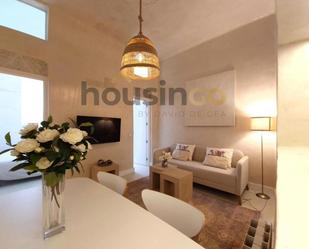 Living room of Flat to rent in  Madrid Capital  with Heating, Parquet flooring and Furnished