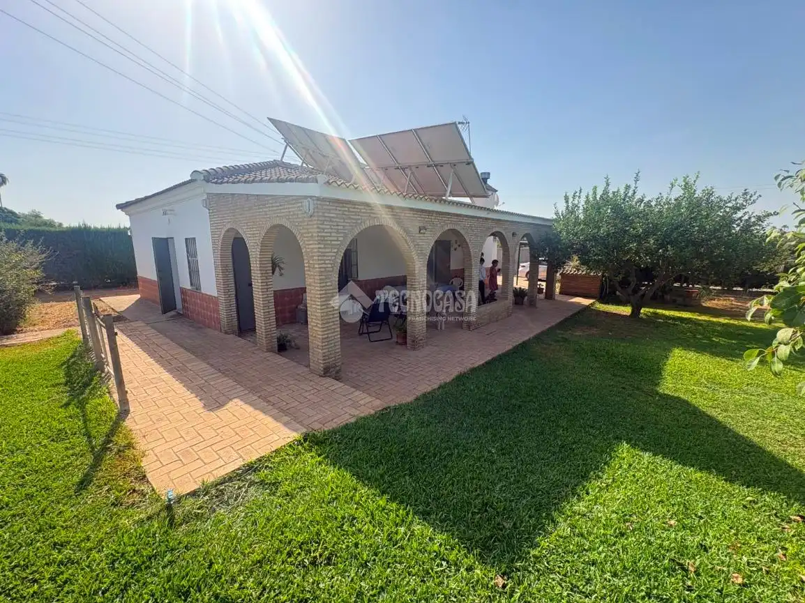 Vista exterior de Casa o chalet en venta en Espartinas con Aire acondicionado, Calefacción y Jardín privado