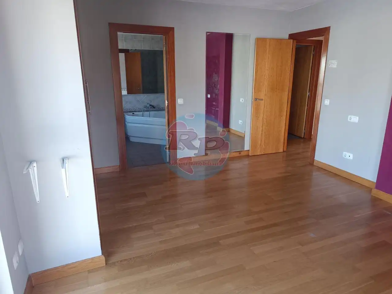 Dormitori de Casa o xalet en venda en Sariegos amb Calefacció, Jardí privat i Parquet