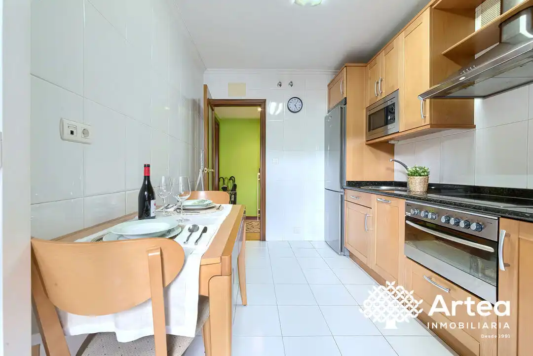 Cocina de Piso en venta en Bilbao  con Calefacción y Trastero