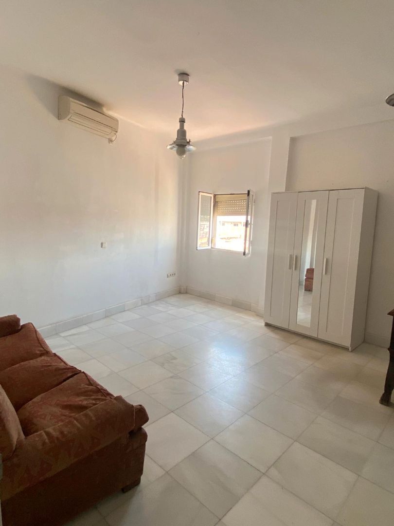 Bedroom of Flat to rent in  Sevilla Capital  with Air Conditioner, Terrace and Furnished