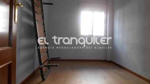 Foto 4 de Piso de alquiler en Calle Isidra Jimenez, Pradolongo,  Madrid Capital