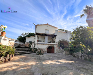 Vista exterior de Finca rústica en venda en Roda de Berà amb Jardí privat, Terrassa i Piscina